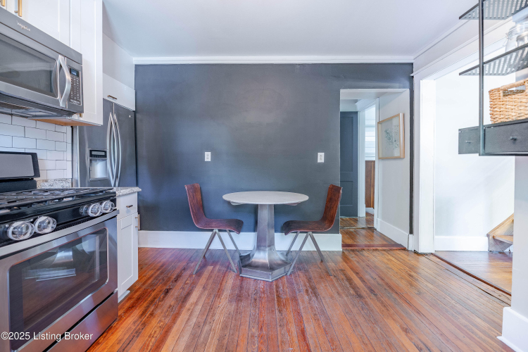 Listing Image 9