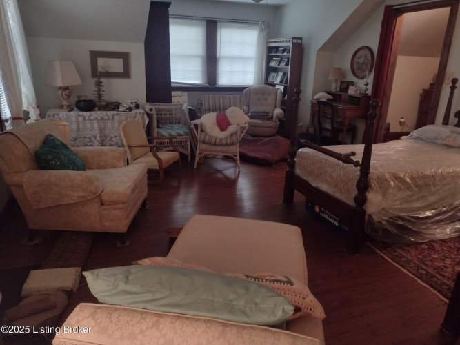 Listing Image 16