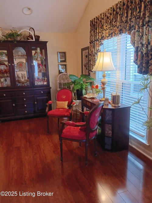 Listing Image 5