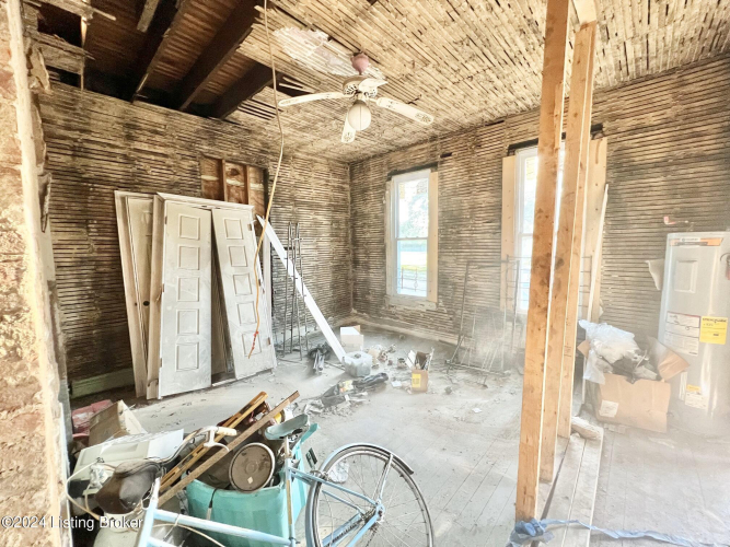 Listing Image 28