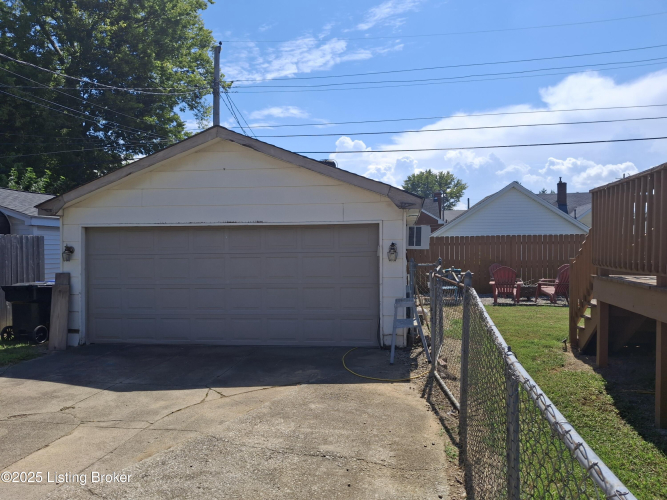 Listing Image 40