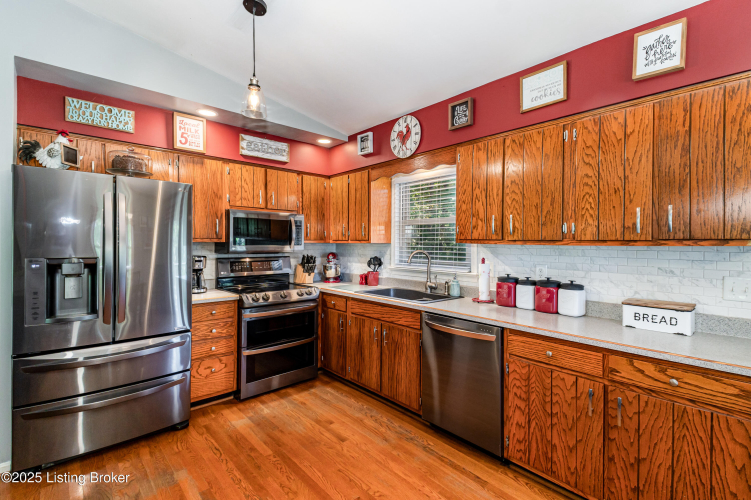 Listing Image 11