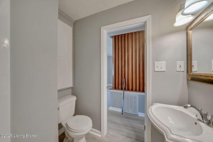 Listing Image 14