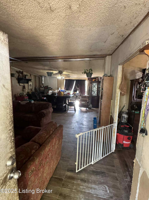 Listing Image 20
