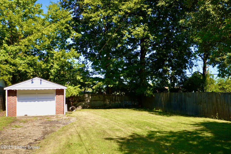 Listing Image 4