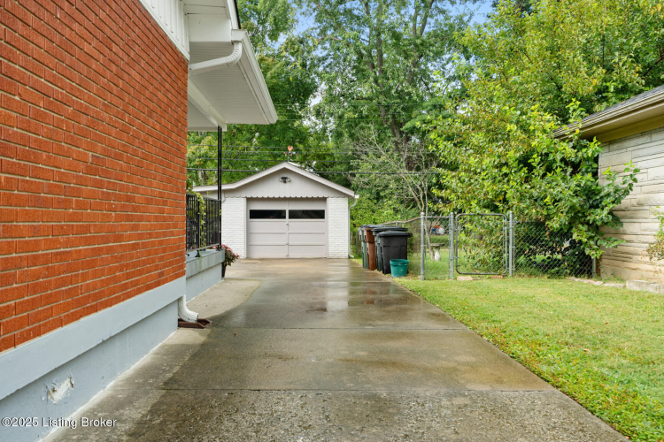 Listing Image 37