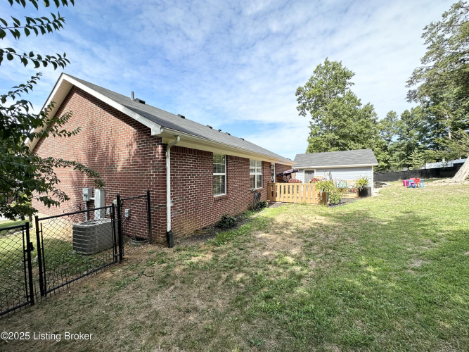 Listing Image 15