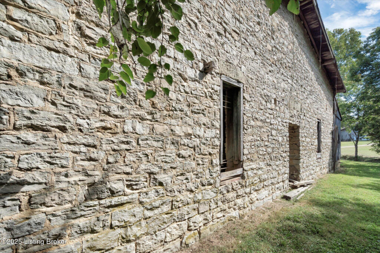 Listing Image 28