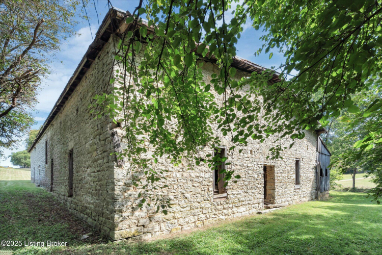Listing Image 29