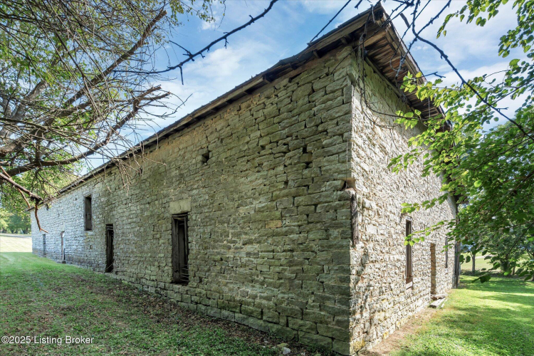 Listing Image 30