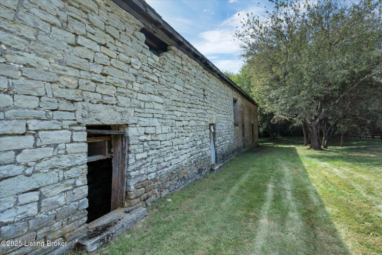 Listing Image 37