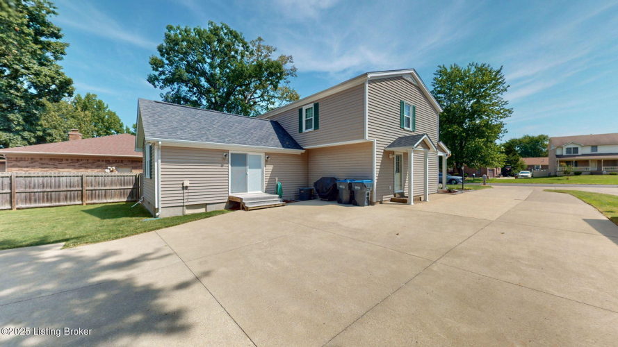 Listing Image 5