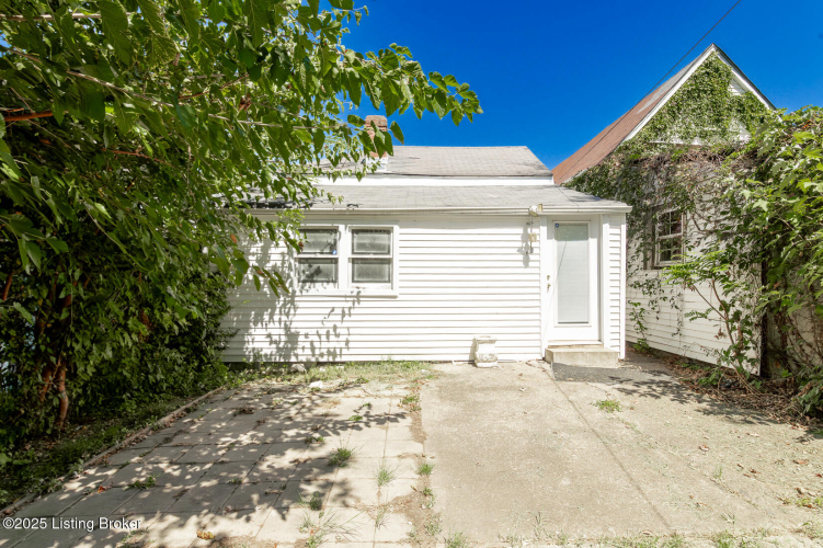Listing Image 38