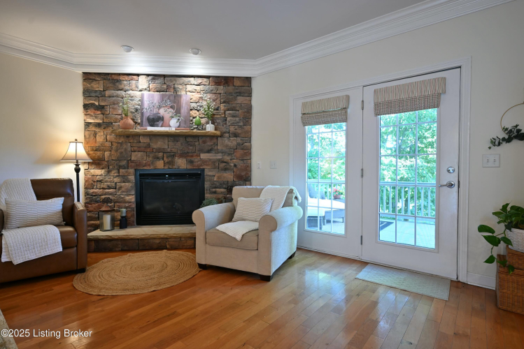 Listing Image 19