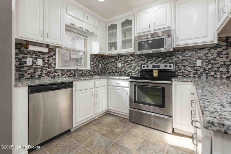 Listing Image 15