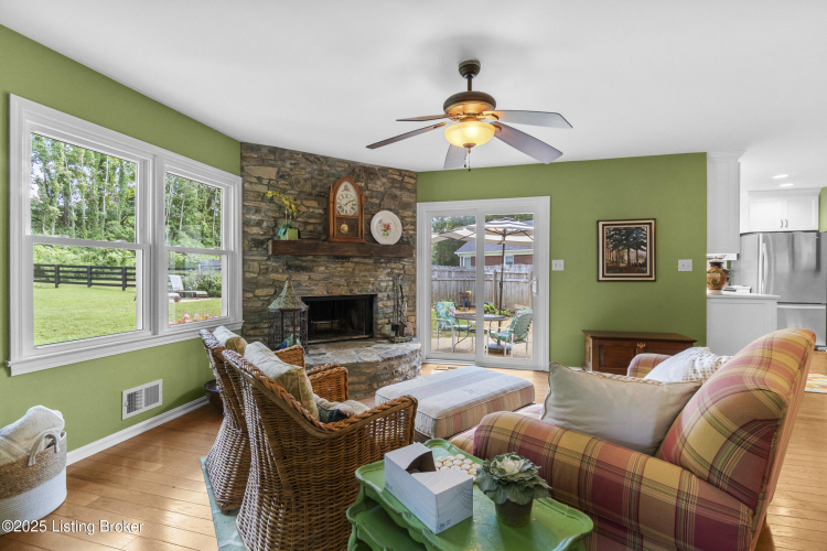 Listing Image 19