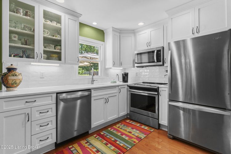 Listing Image 8