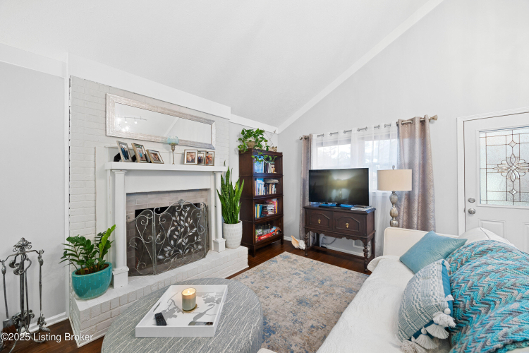 Listing Image 7