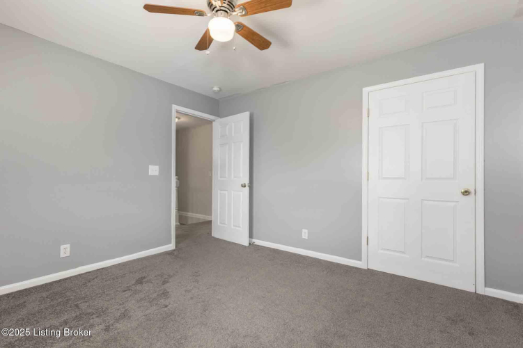 Listing Image 32
