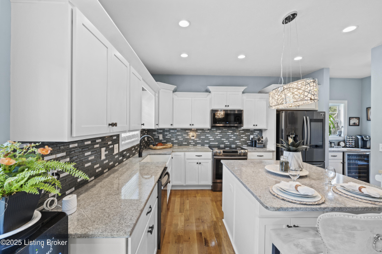 Listing Image 9