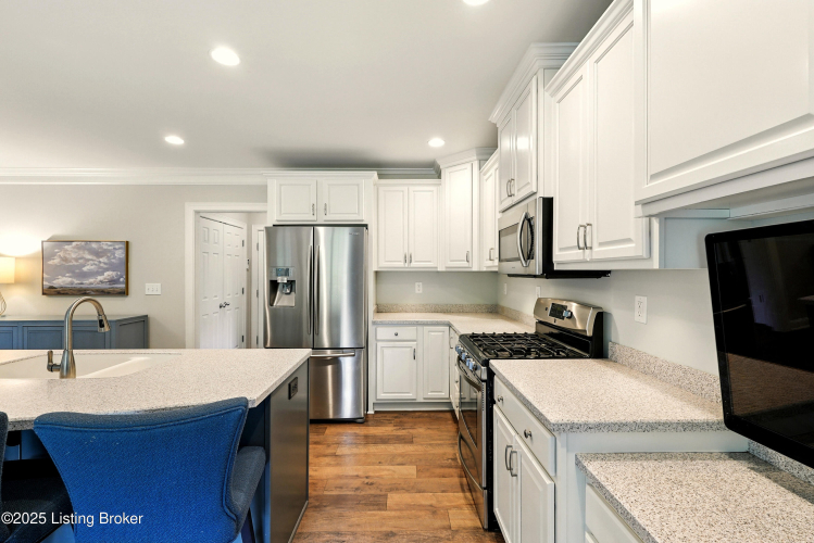 Listing Image 15