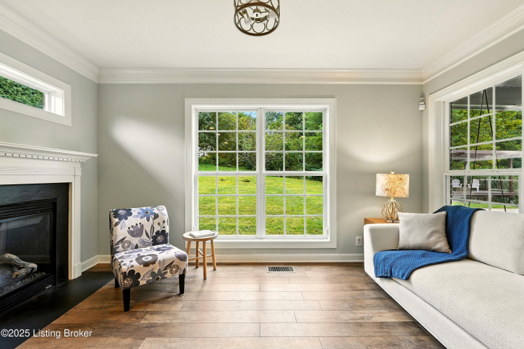 Listing Image 17