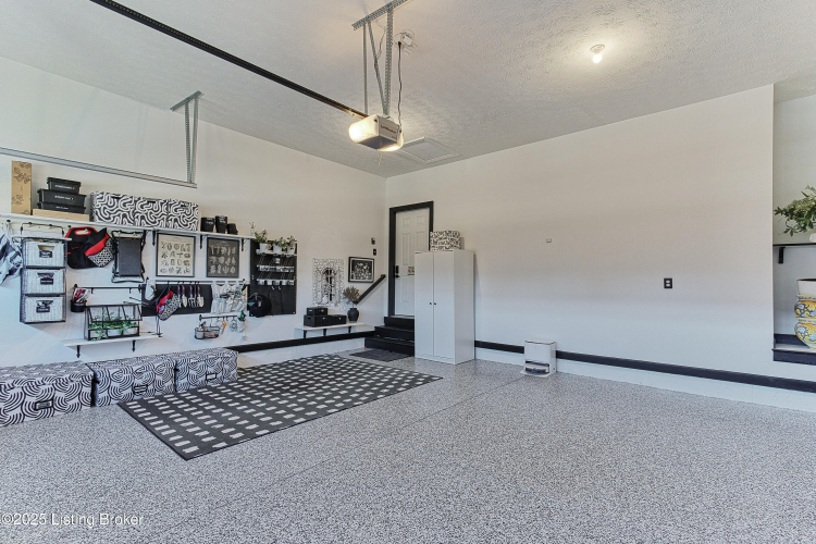 Listing Image 76