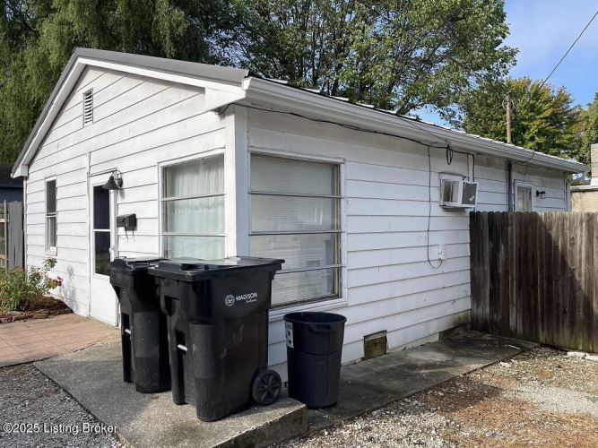 Listing Image 17