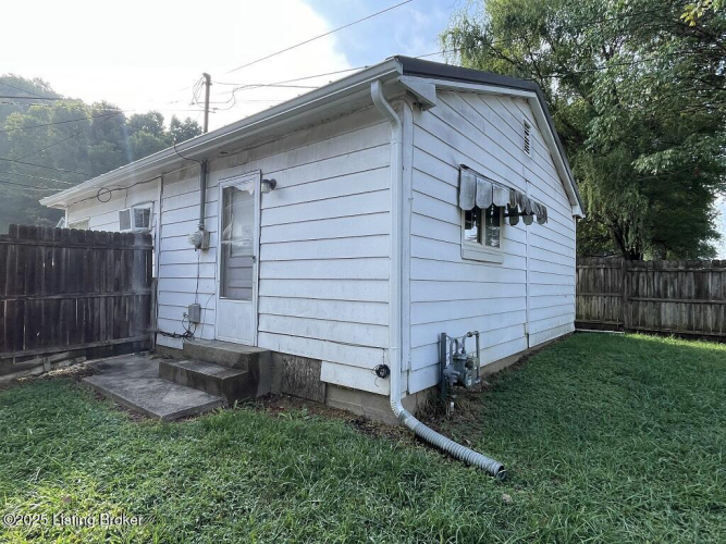 Listing Image 18
