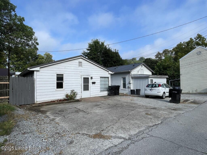 Listing Image 14