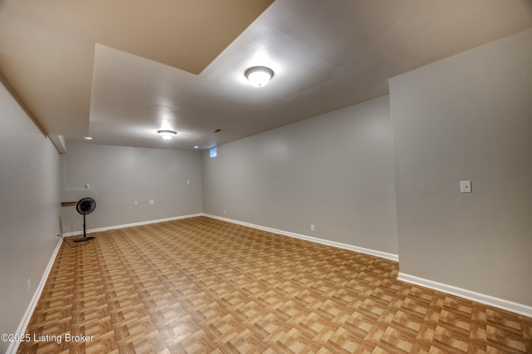 Listing Image 76