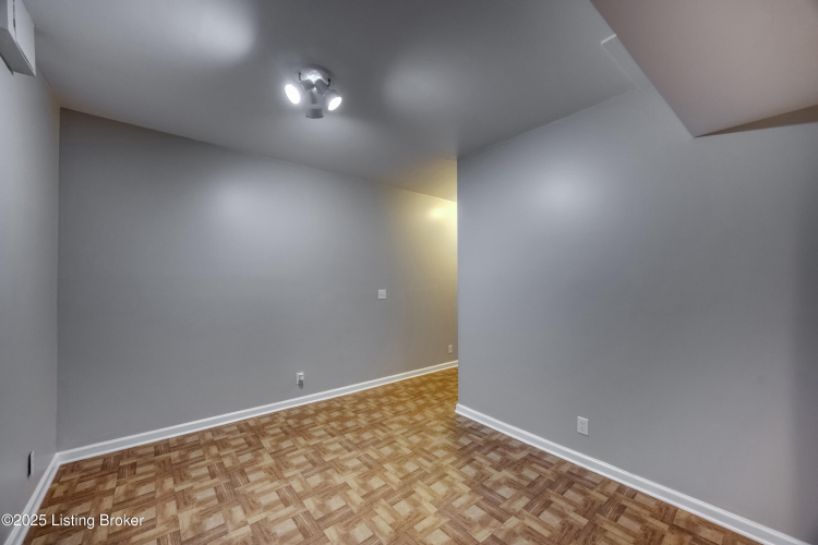 Listing Image 86