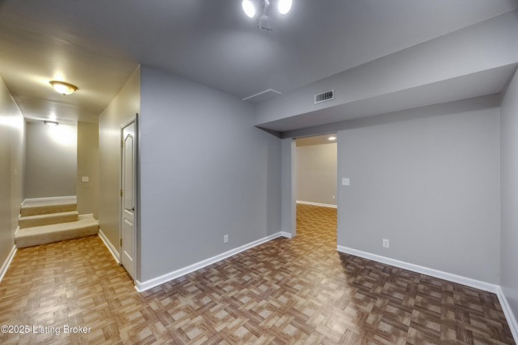 Listing Image 87