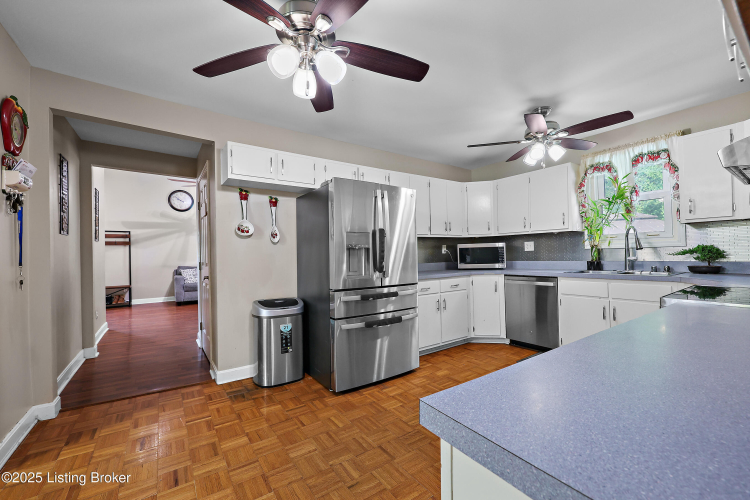 Listing Image 20