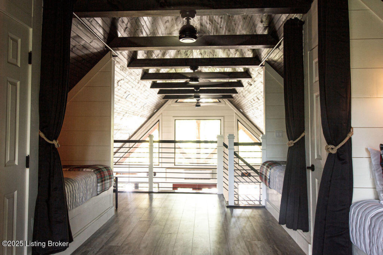 Listing Image 41