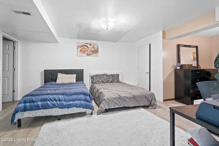 Listing Image 38