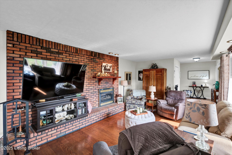 Listing Image 34