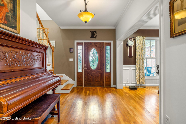 Listing Image 4