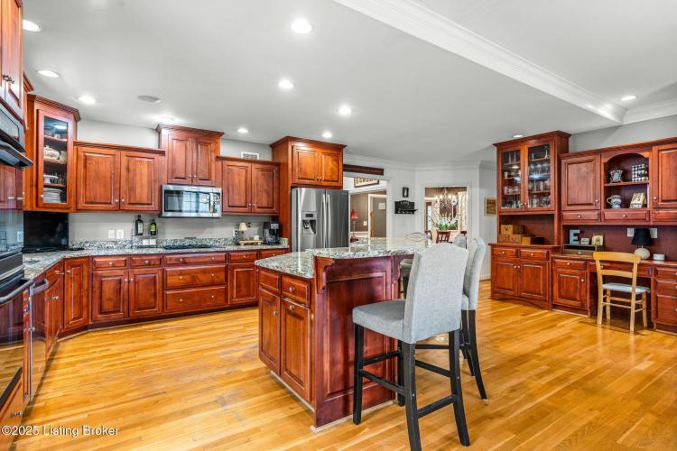 Listing Image 10