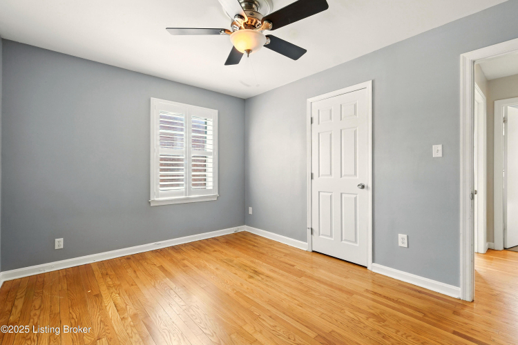 Listing Image 17