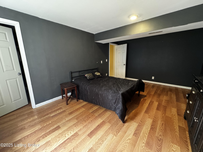 Listing Image 51