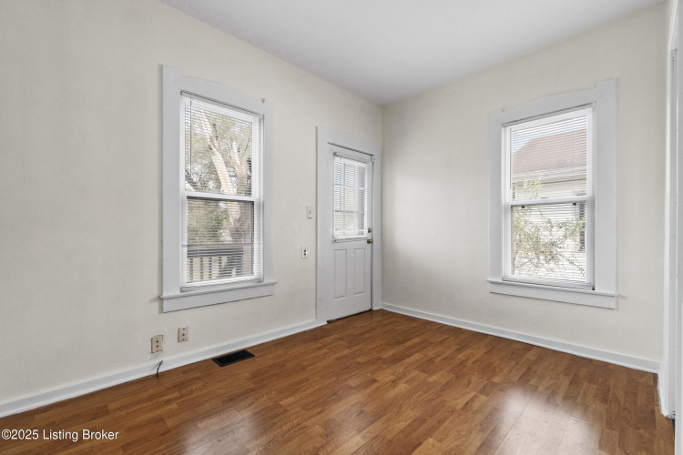 Listing Image 17