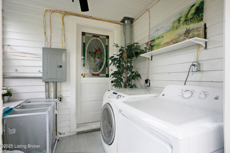 Listing Image 15