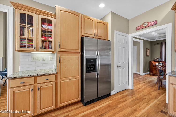 Listing Image 15