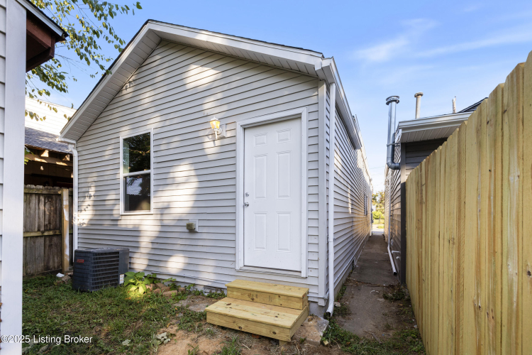 Listing Image 25