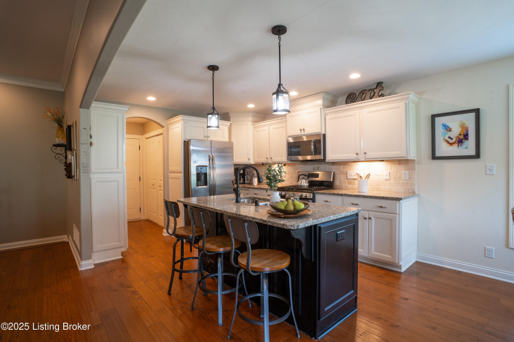 Listing Image 9