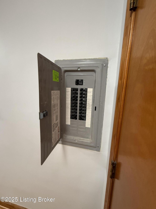 Listing Image 8