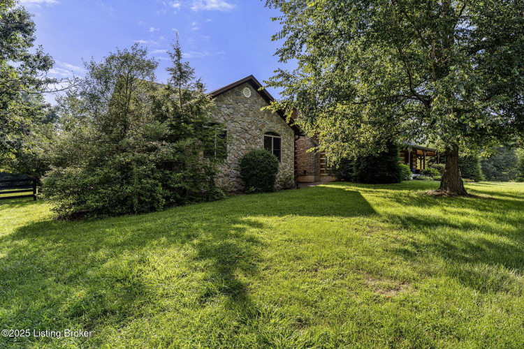 Listing Image 82