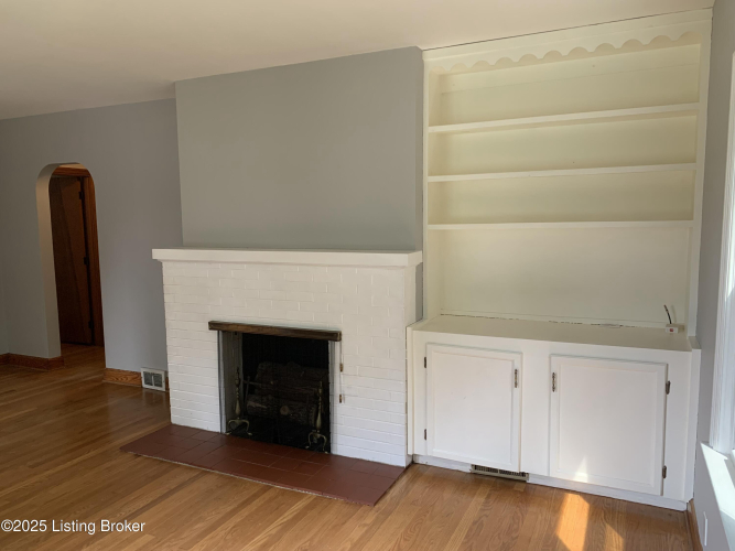 Listing Image 16