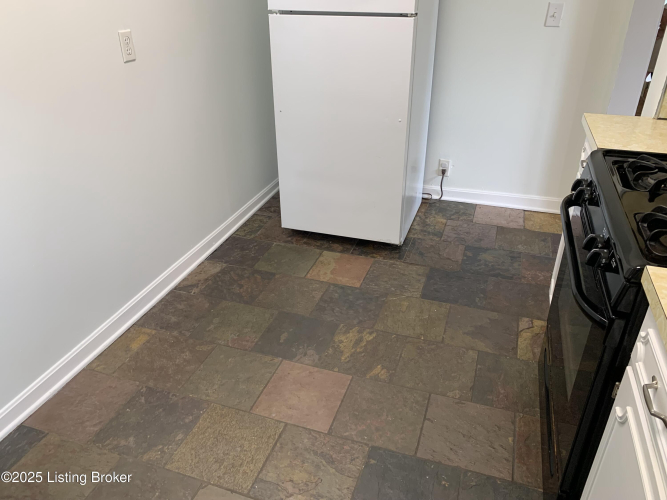 Listing Image 44